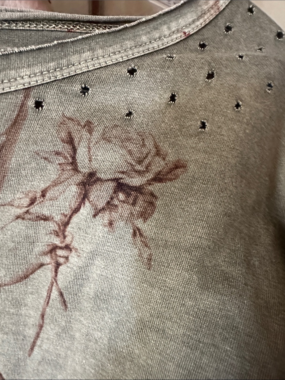 Paper Lace Olive Green Long-Sleeve Cherub Print Tee T-Shirt size One Size - Picture 3 of 4